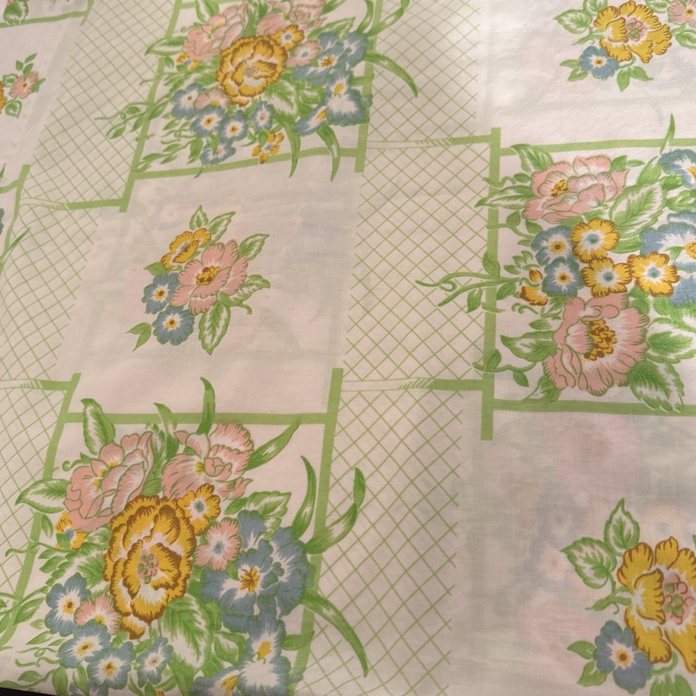 Vintage 1970's MCM Cannon Monticello Blue Yellow Flowers Grn Trellis Pillow Case